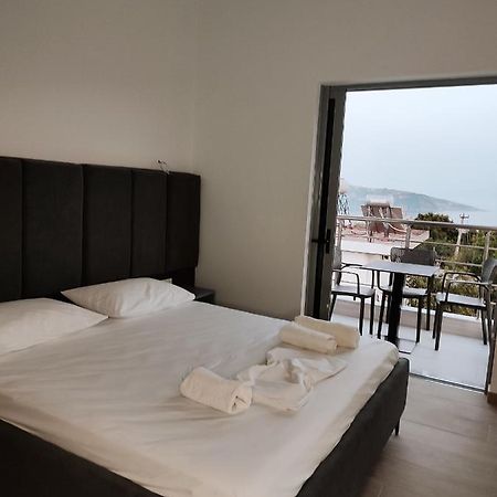 Petros Rooms Himarë Exterior foto