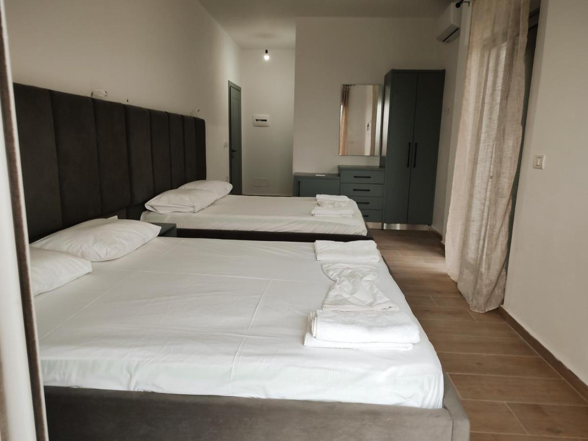 Petros Rooms Himarë Exterior foto