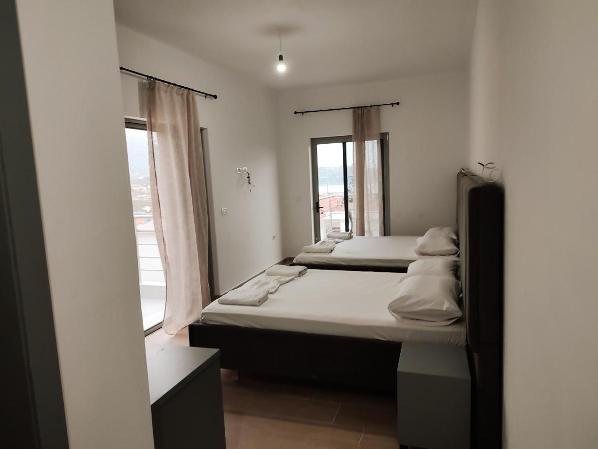 Petros Rooms Himarë Exterior foto