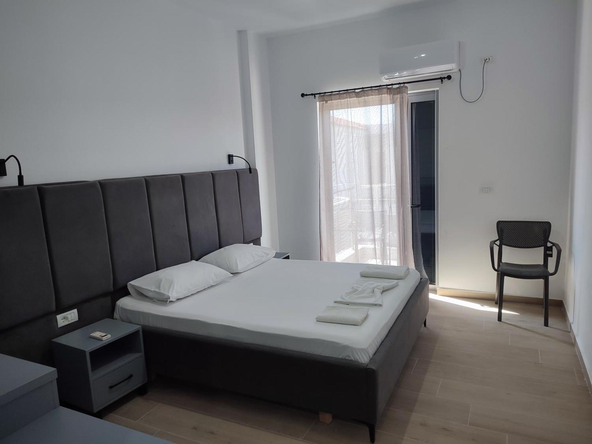 Petros Rooms Himarë Exterior foto